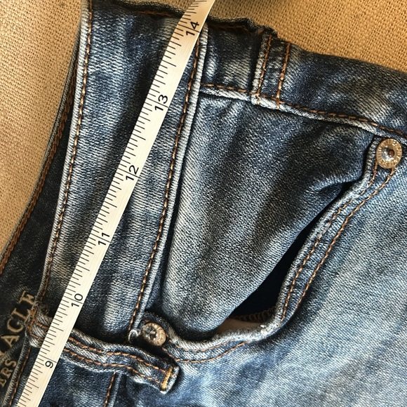Super cute stretch distressed American Eagle denim shorts size 4 - Picture 8 of 8